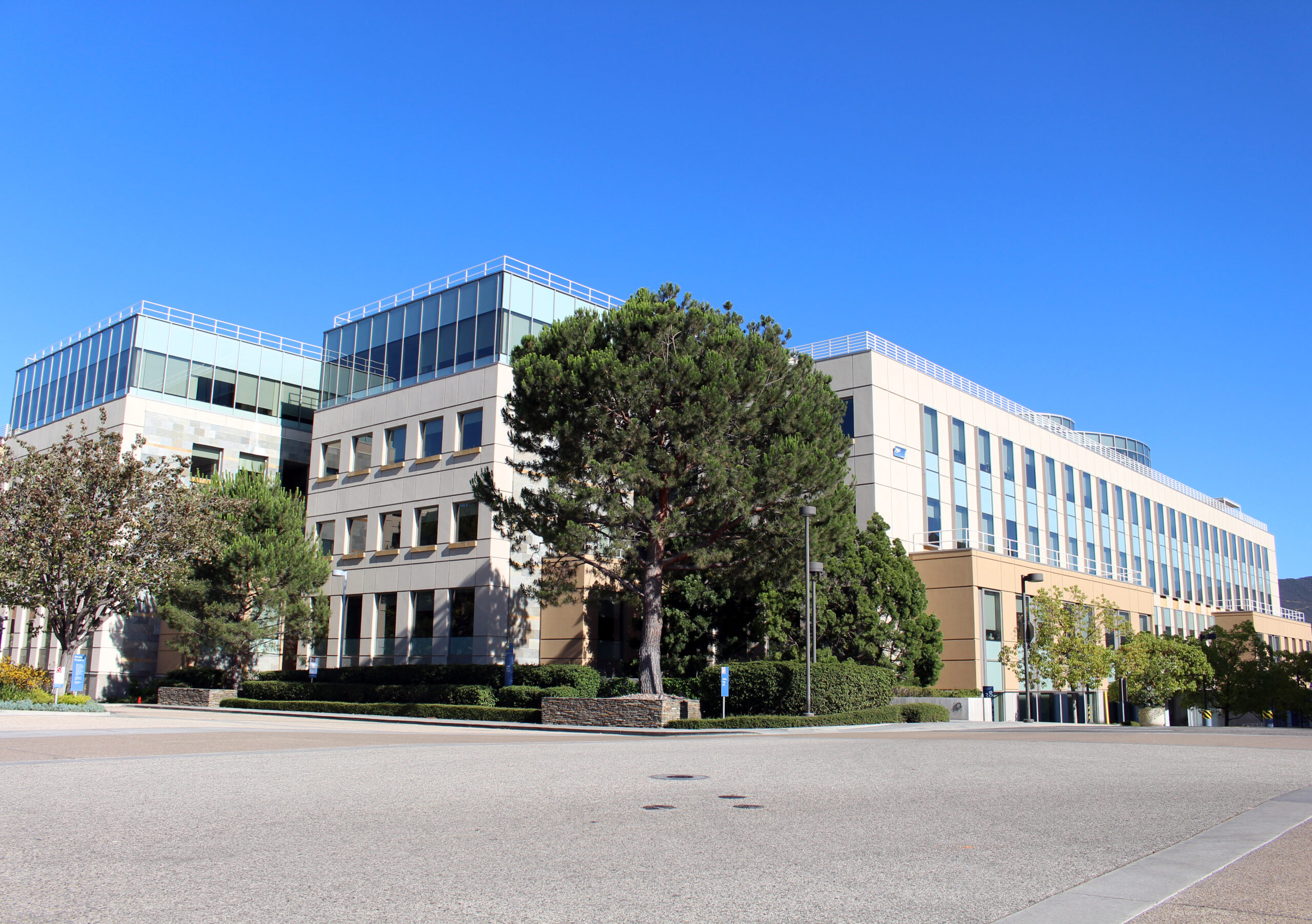 1-2 A Amgen na descoberta de biologics via machine learning quântico